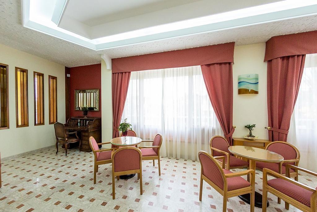 Hotel Vittoria Васто Екстериор снимка