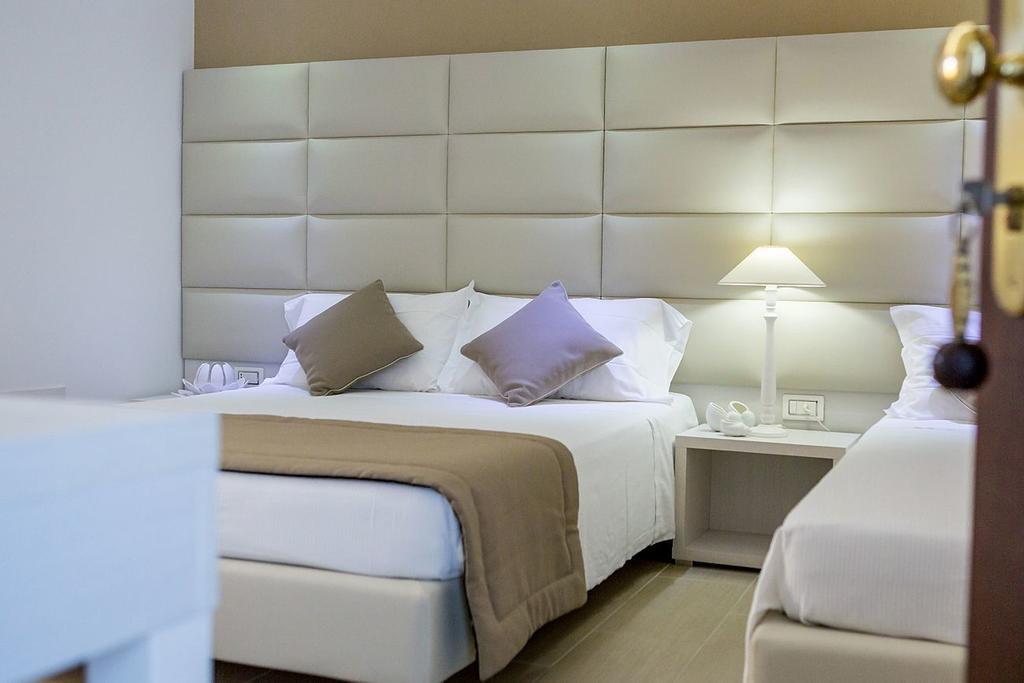 Hotel Vittoria Васто Екстериор снимка
